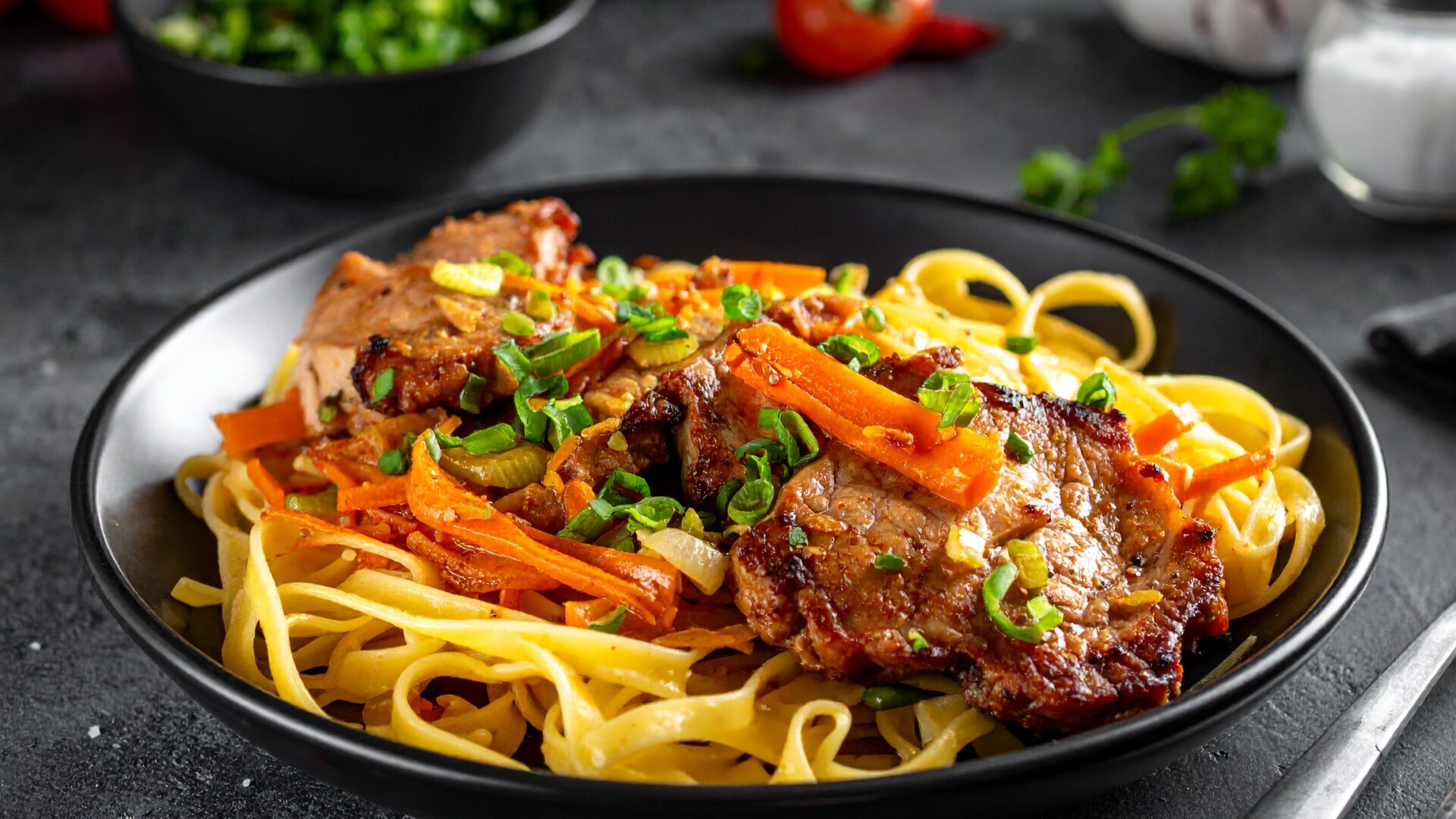 Sauté de porc au carotte et poireau et Pates fraiches